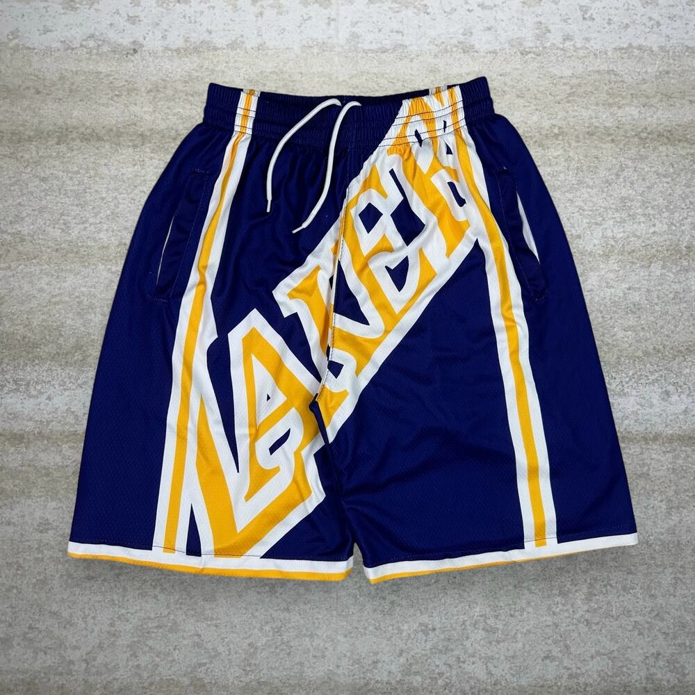 Vintage Y2K Lakers Basketball Shorts Mens XL Hardwood Classics Front